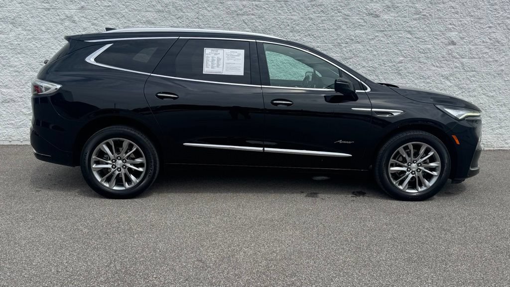 Used 2022 Buick Enclave Avenir w/ Avenir Technology Package AWD/4WD image 2