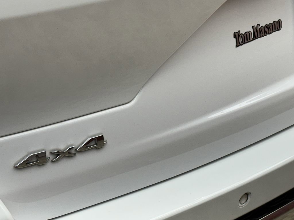 Used 2023 Jeep Grand Cherokee Limited w/ Luxury Tech Group II AWD/4WD image 3