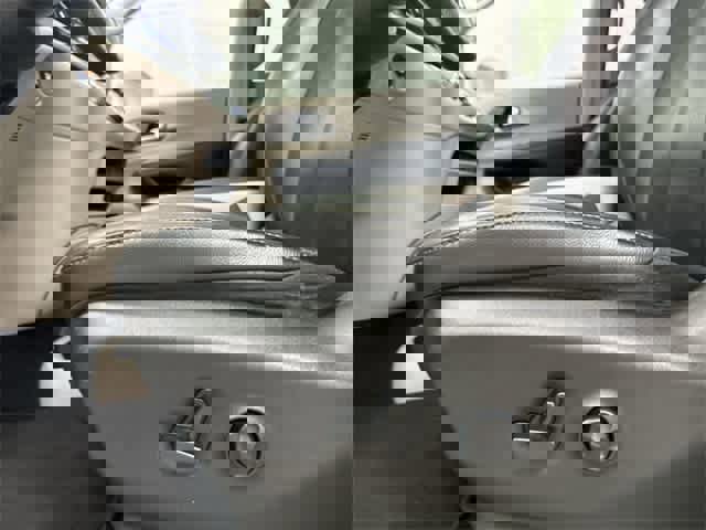 Used 2022 Chrysler Pacifica Touring-L image 26