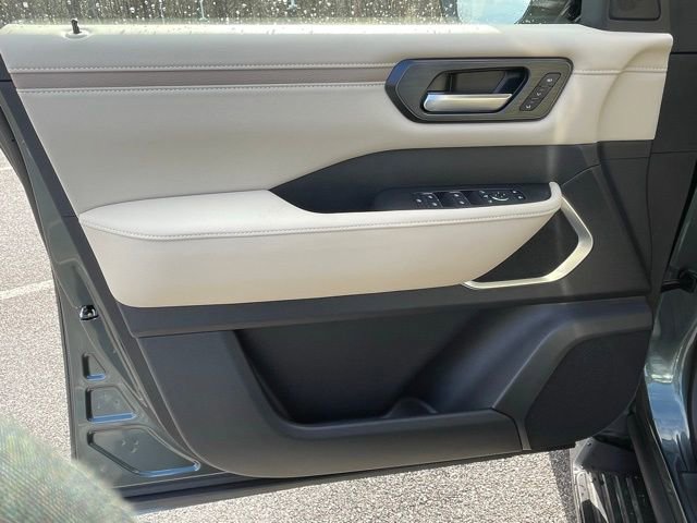 New 2026 Nissan Armada Platinum image 12