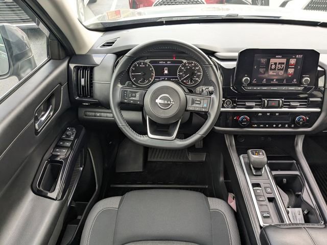 Used 2022 Nissan Pathfinder SV FWD image 16