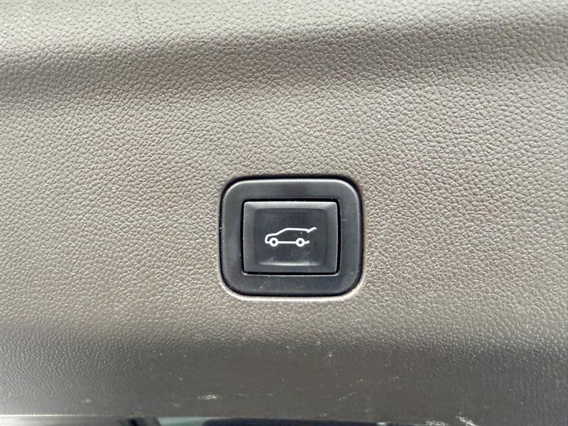 Used 2022 Chevrolet Suburban LT w/ LT Signature Package AWD/4WD image 21