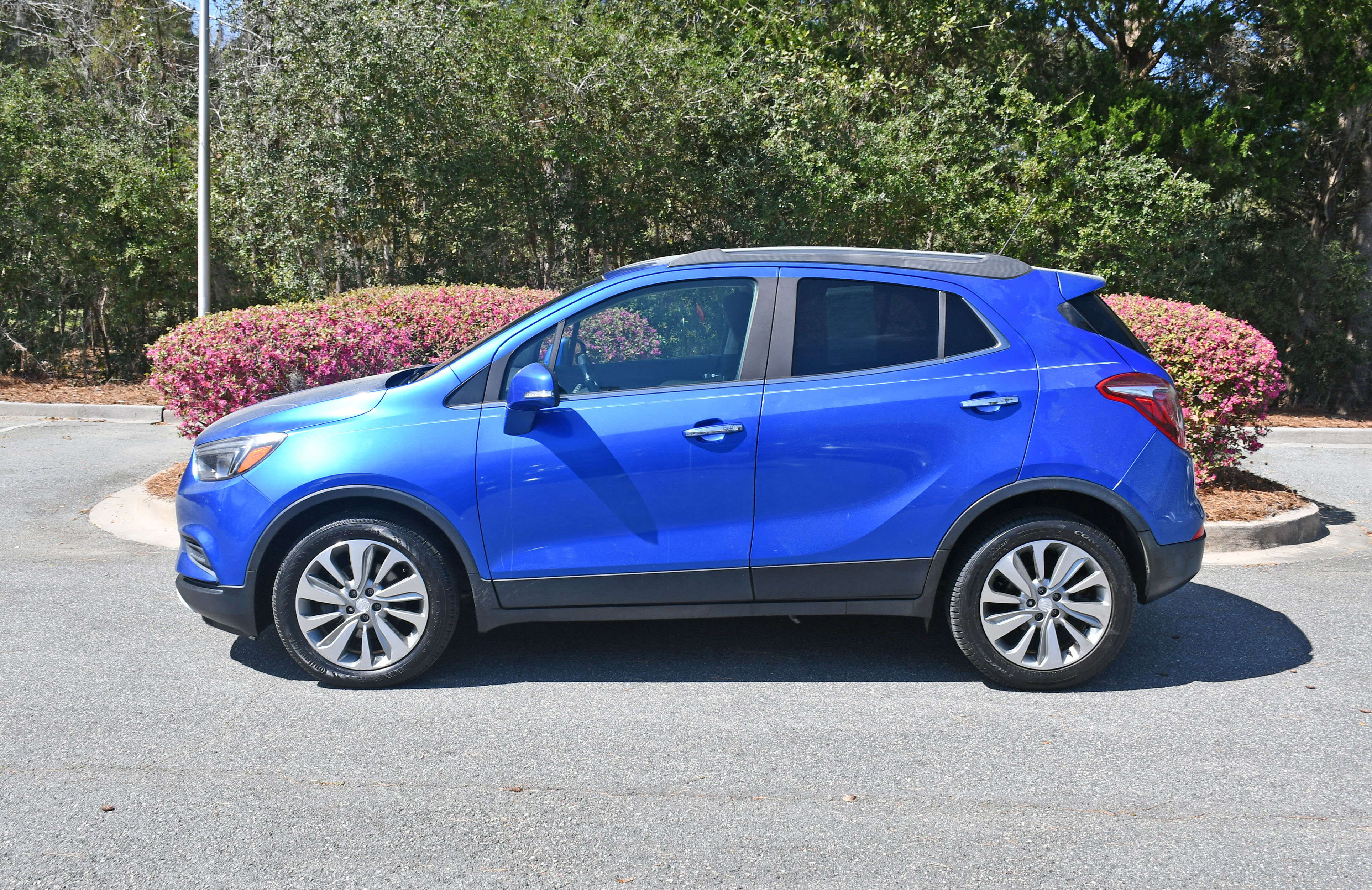 Used 2017 Buick Encore Preferred image 2