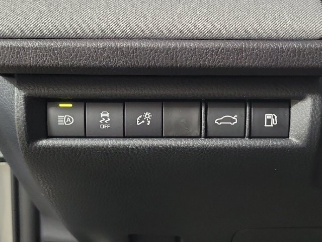 Used 2026 Toyota Camry LE FWD image 23