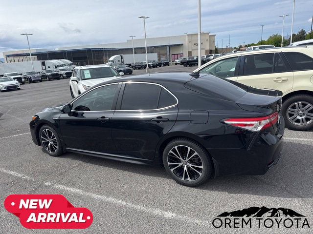 Used 2020 Toyota Camry SE FWD image 18