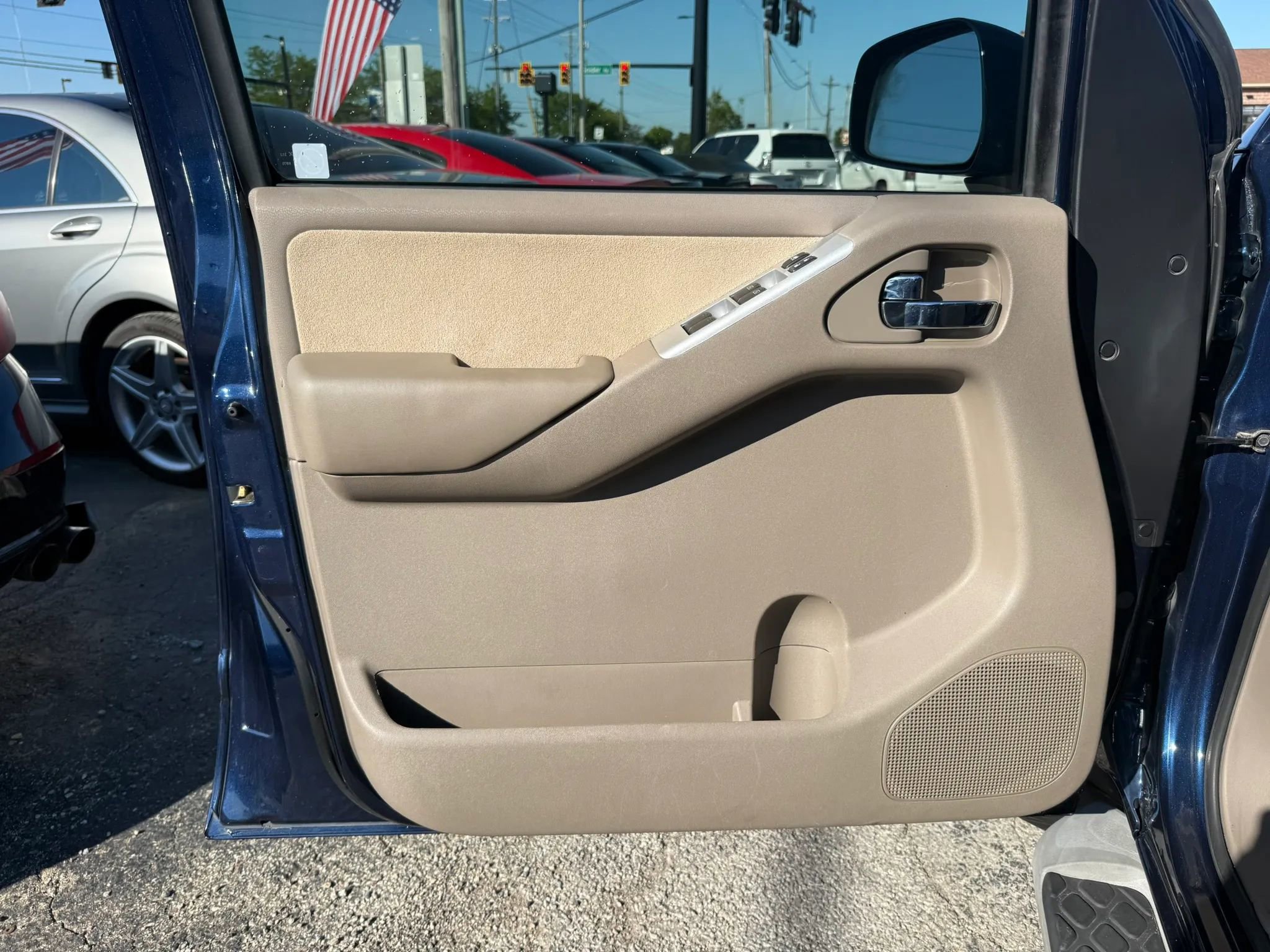 Used 2010 Nissan Pathfinder SE w/ SE Premium Journey Pkg RWD image 10