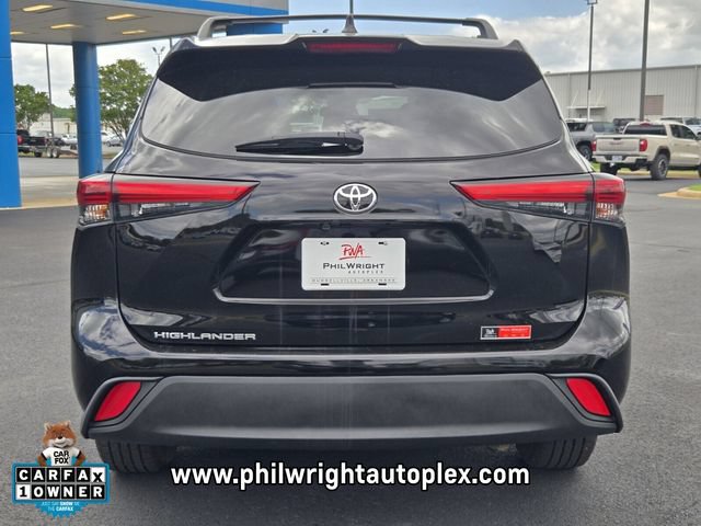 Used 2021 Toyota Highlander L FWD image 4