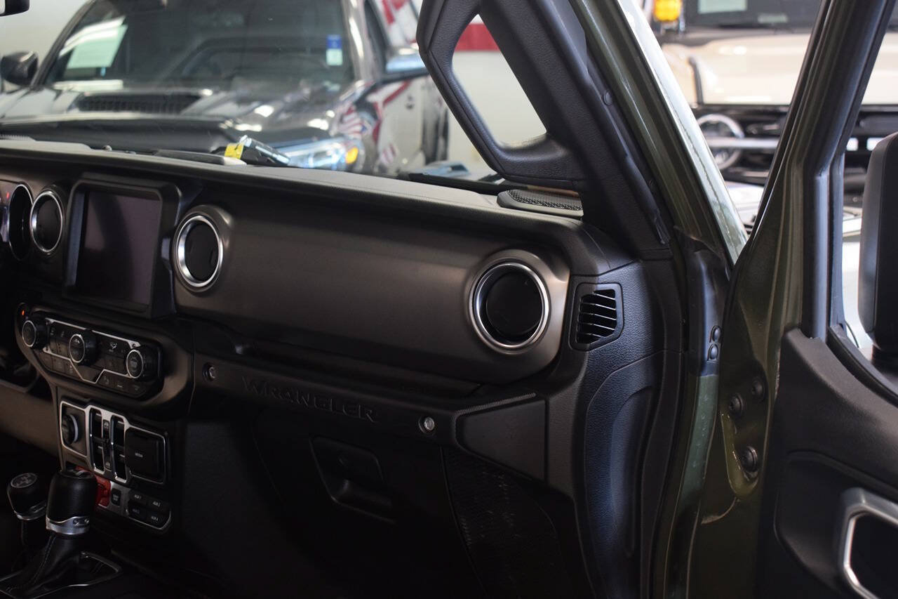Used 2022 Jeep Wrangler Unlimited Rubicon 4xe w/ Cold Weather Group AWD/4WD image 25
