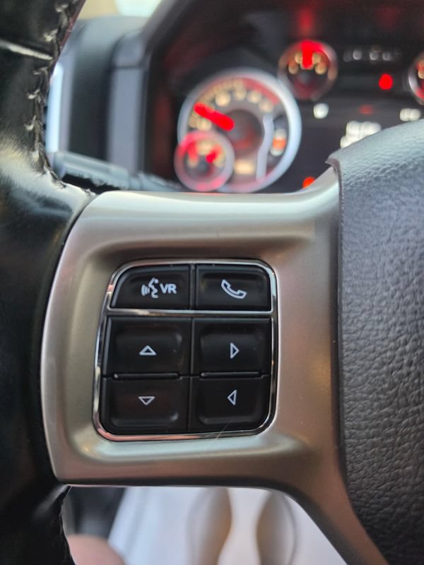 Used 2018 RAM 1500 Laramie w/ Convenience Group AWD/4WD image 11