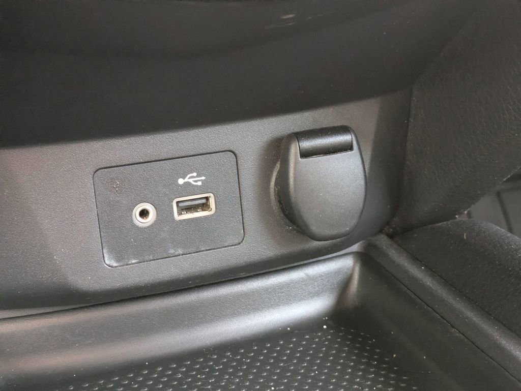 Used 2019 Nissan Rogue SV image 25