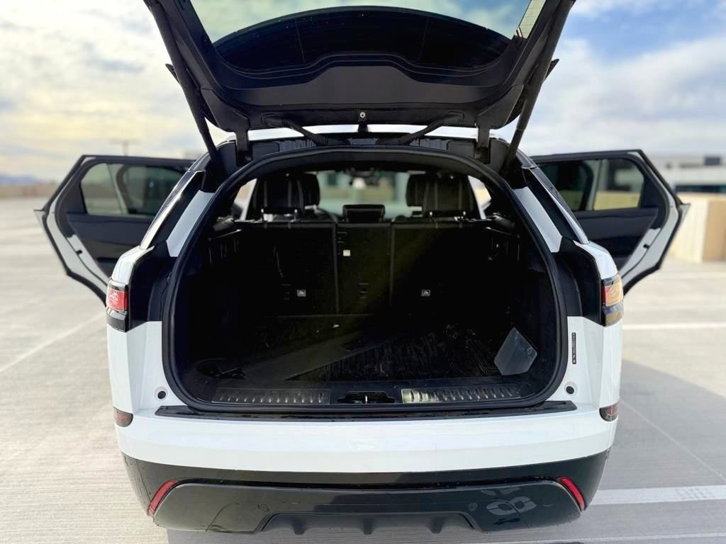 Used 2018 Land Rover Range Rover Velar R-Dynamic SE AWD/4WD image 11