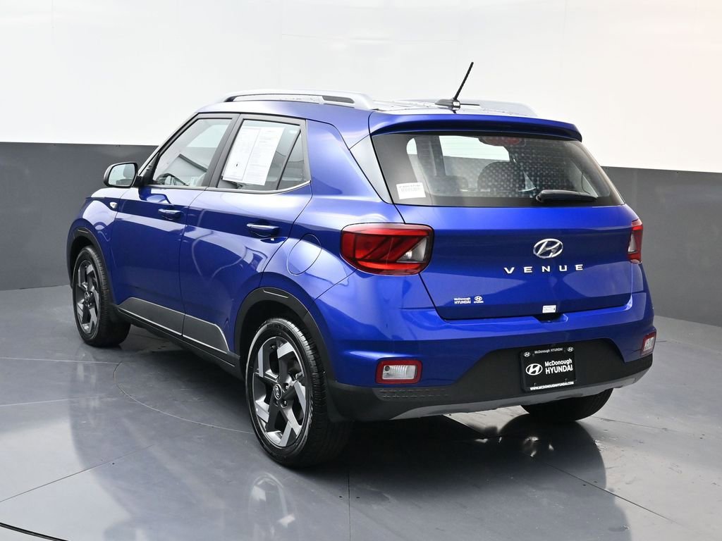 Certified 2025 Hyundai Venue SEL image 6