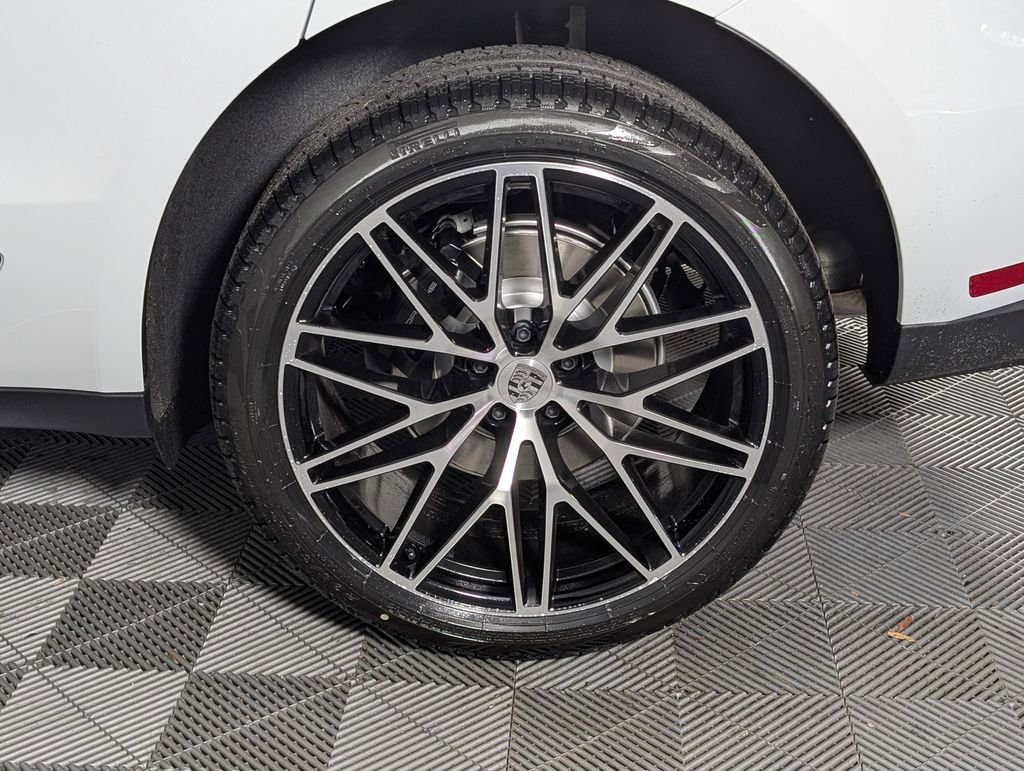 New 2026 Porsche Macan image 12