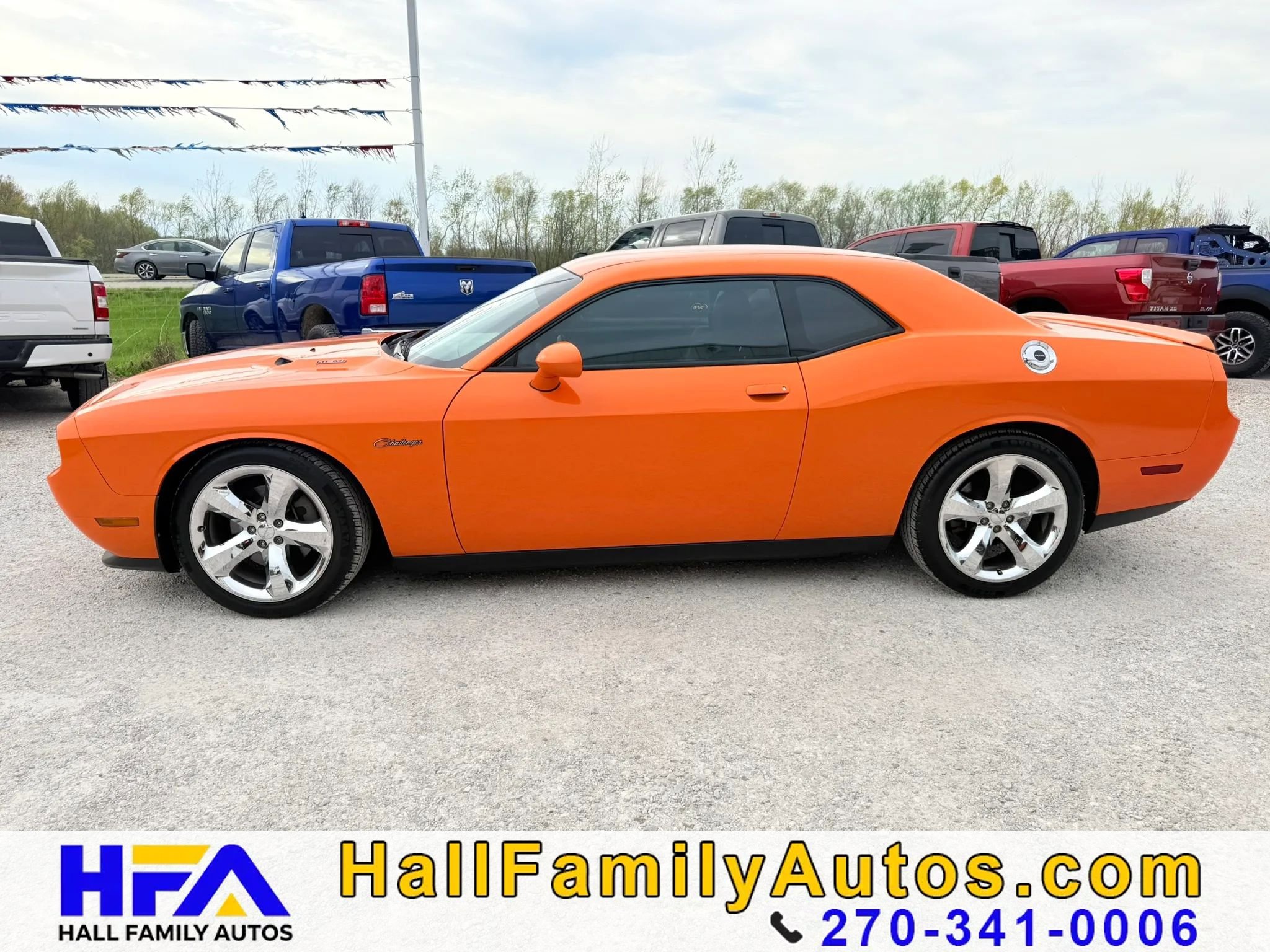Used 2014 Dodge Challenger R/T RWD image 3
