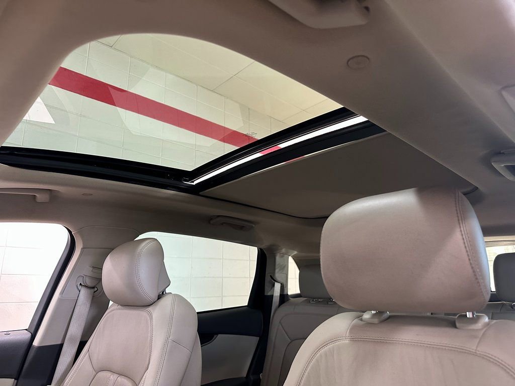 Used 2019 Lincoln Nautilus Reserve FWD image 11