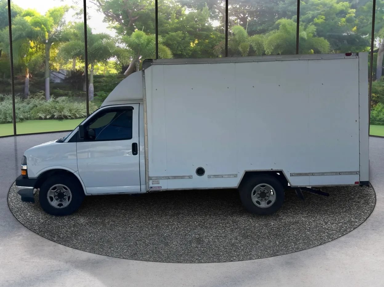 Used 2018 Chevrolet Express 3500 w/ Power Convenience Package RWD image 8