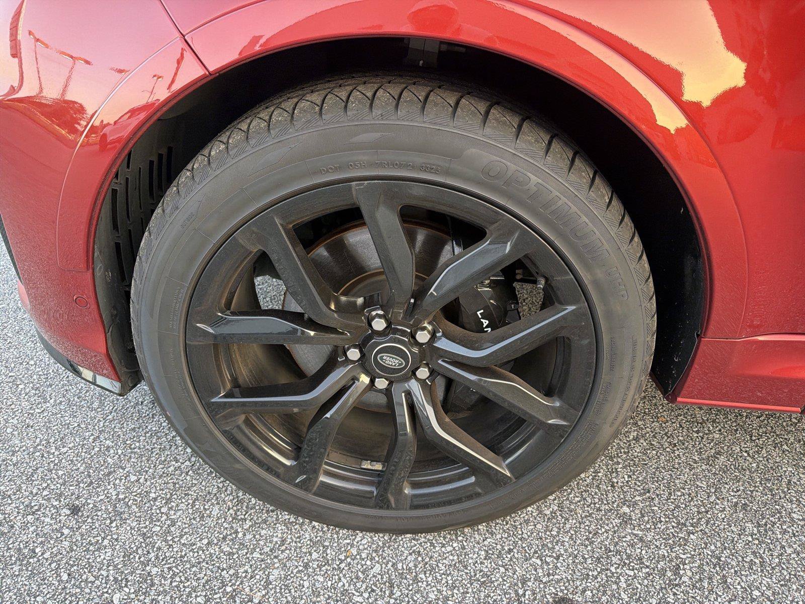 Used 2022 Land Rover Range Rover Sport SVR Carbon Edition AWD/4WD image 10