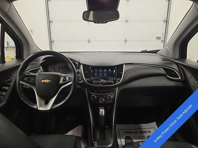 Used 2018 Chevrolet Trax LT w/ LT Convenience Package FWD image 13