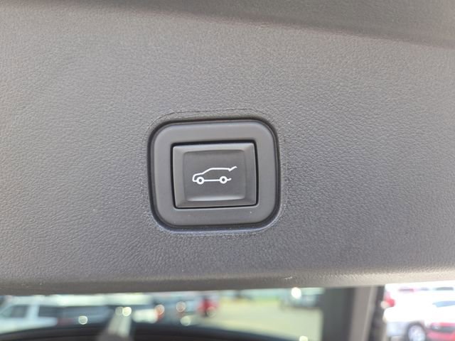 Used 2024 Cadillac Lyriq Luxury AWD/4WD image 18