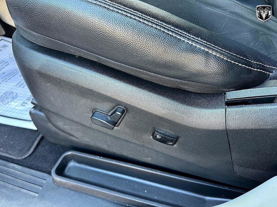 Used 2019 Dodge Grand Caravan SXT image 27