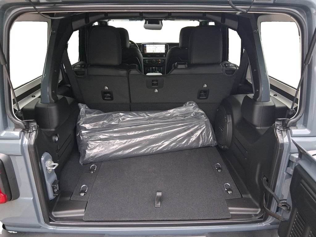 New 2026 Jeep Wrangler Unlimited Rubicon AWD/4WD image 28