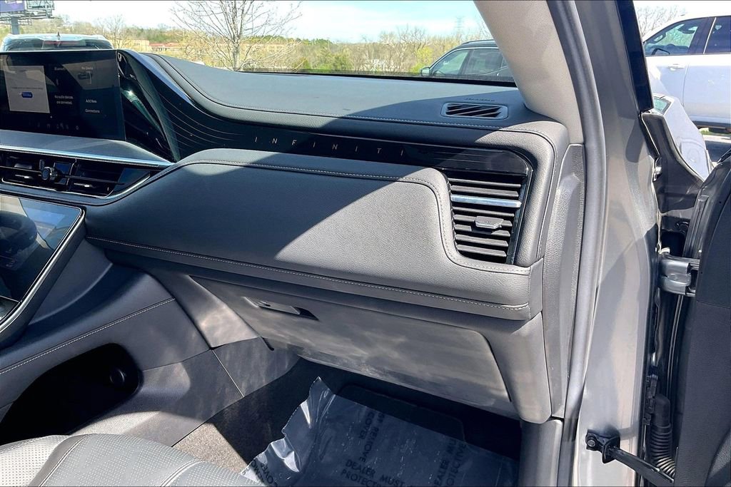 Used 2025 INFINITI QX80 Sensory AWD/4WD image 29