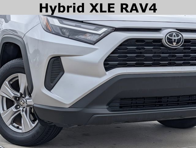 Used 2025 Toyota RAV4 XLE image 3