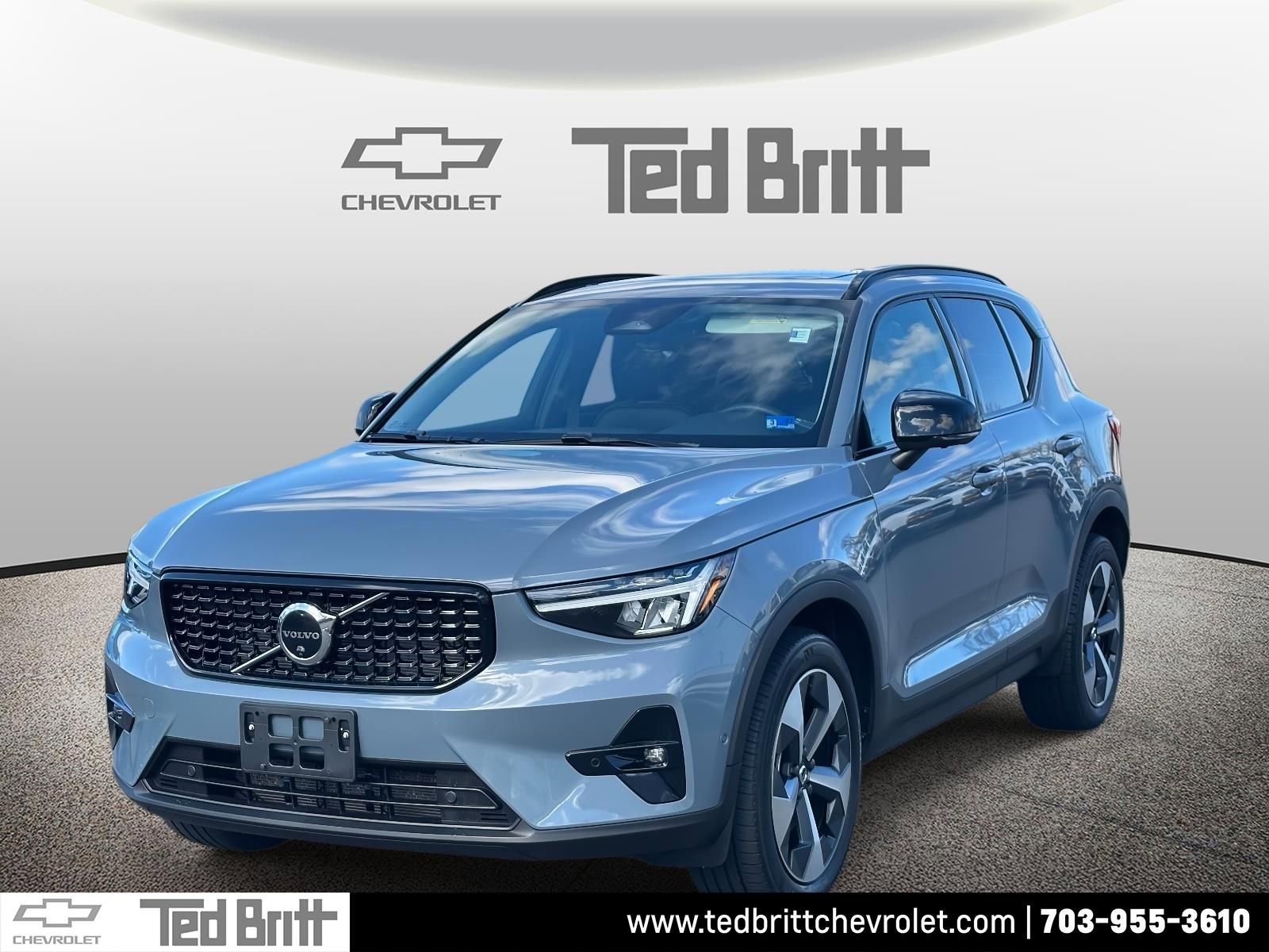 Used 2023 Volvo XC40 B5 Plus w/ Driver Assist Package