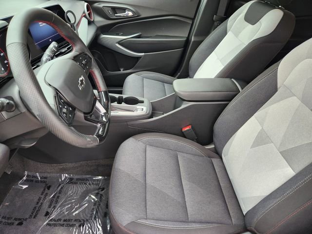 Used 2024 Chevrolet Trax RS w/ Driver Confidence Package FWD image 4