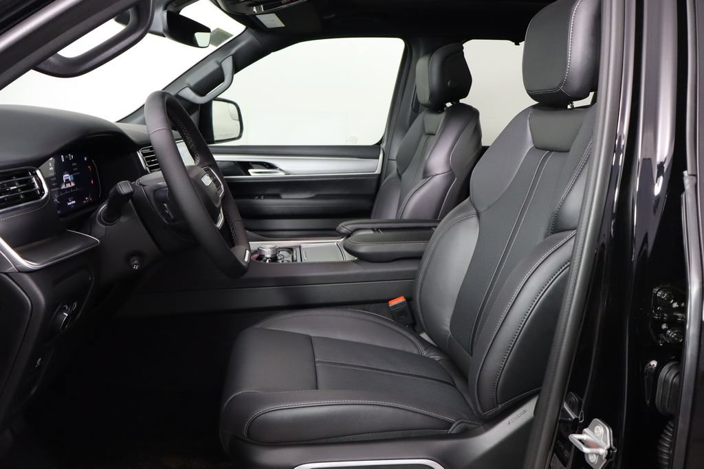 New 2026 Jeep Grand Wagoneer L Limited AWD/4WD image 14