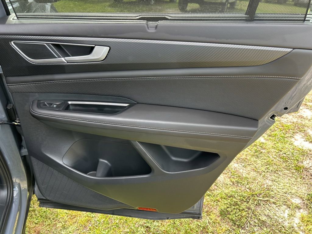 Used 2025 Volkswagen Atlas Cross Sport SEL image 42