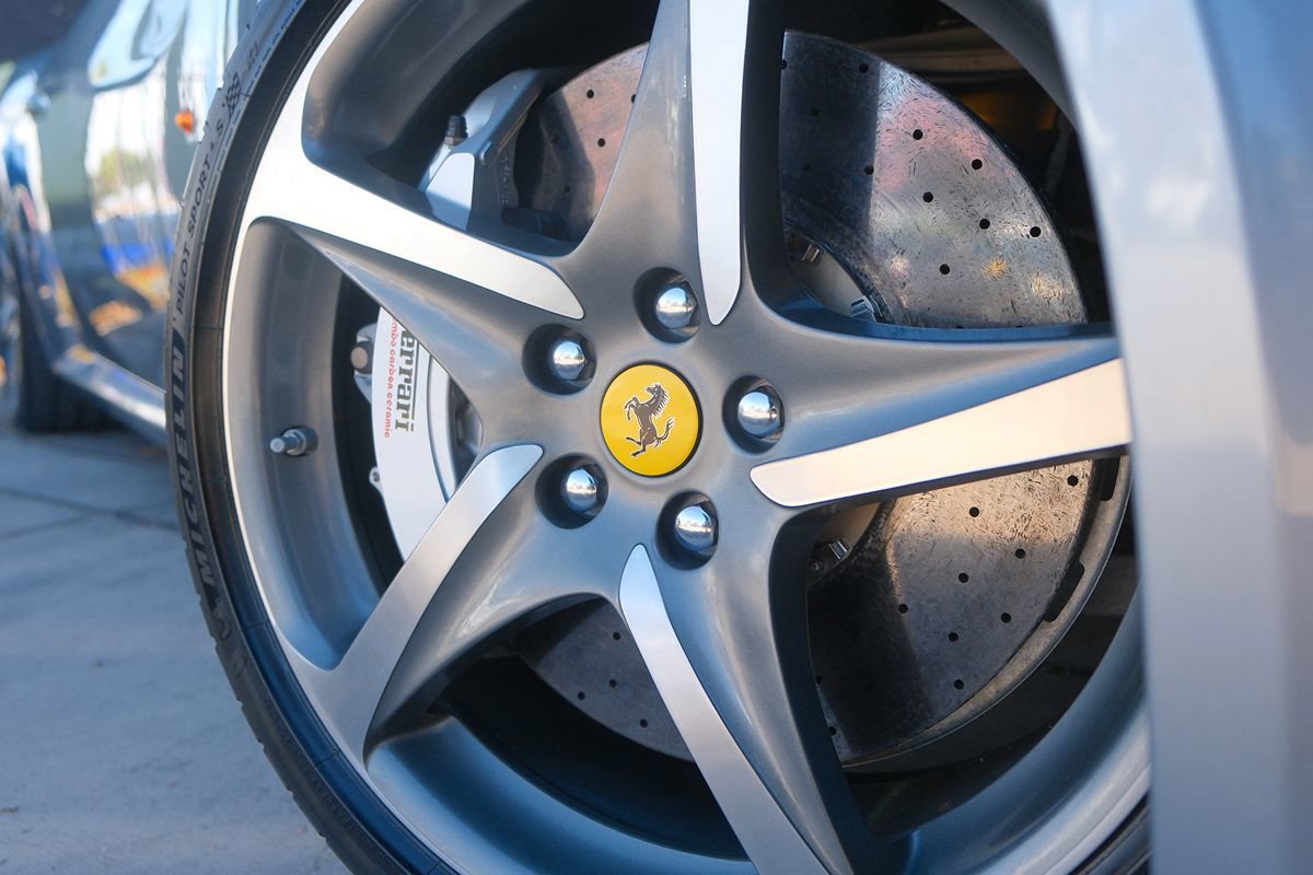 Used 2012 Ferrari FF AWD/4WD image 40