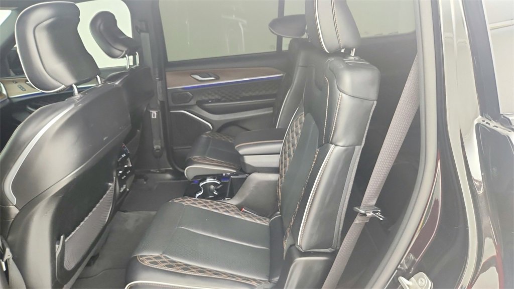 Used 2021 Jeep Grand Cherokee L Summit w/ Luxury Tech Group V image 25