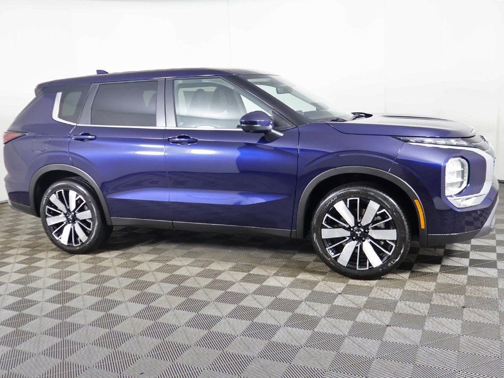 New 2026 Mitsubishi Outlander SE image 21