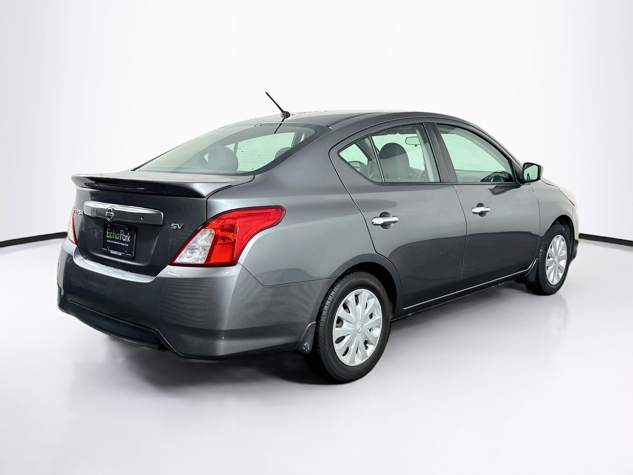 Used 2018 Nissan Versa SV FWD image 9