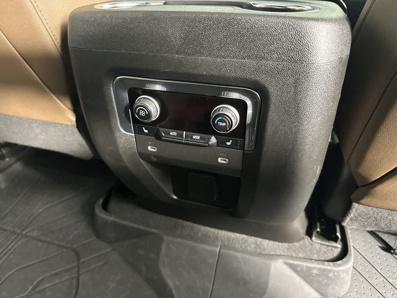 Used 2023 Chevrolet Tahoe High Country AWD/4WD image 28