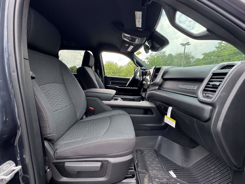 New 2026 RAM 2500 Big Horn AWD/4WD image 15