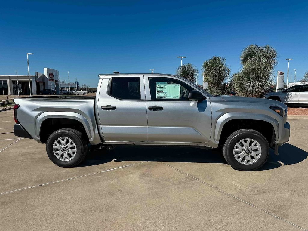 Used 2026 Toyota Tacoma SR image 4