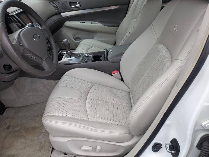 Used 2011 INFINITI G37 x Sedan w/ Premium Pkg AWD/4WD image 10