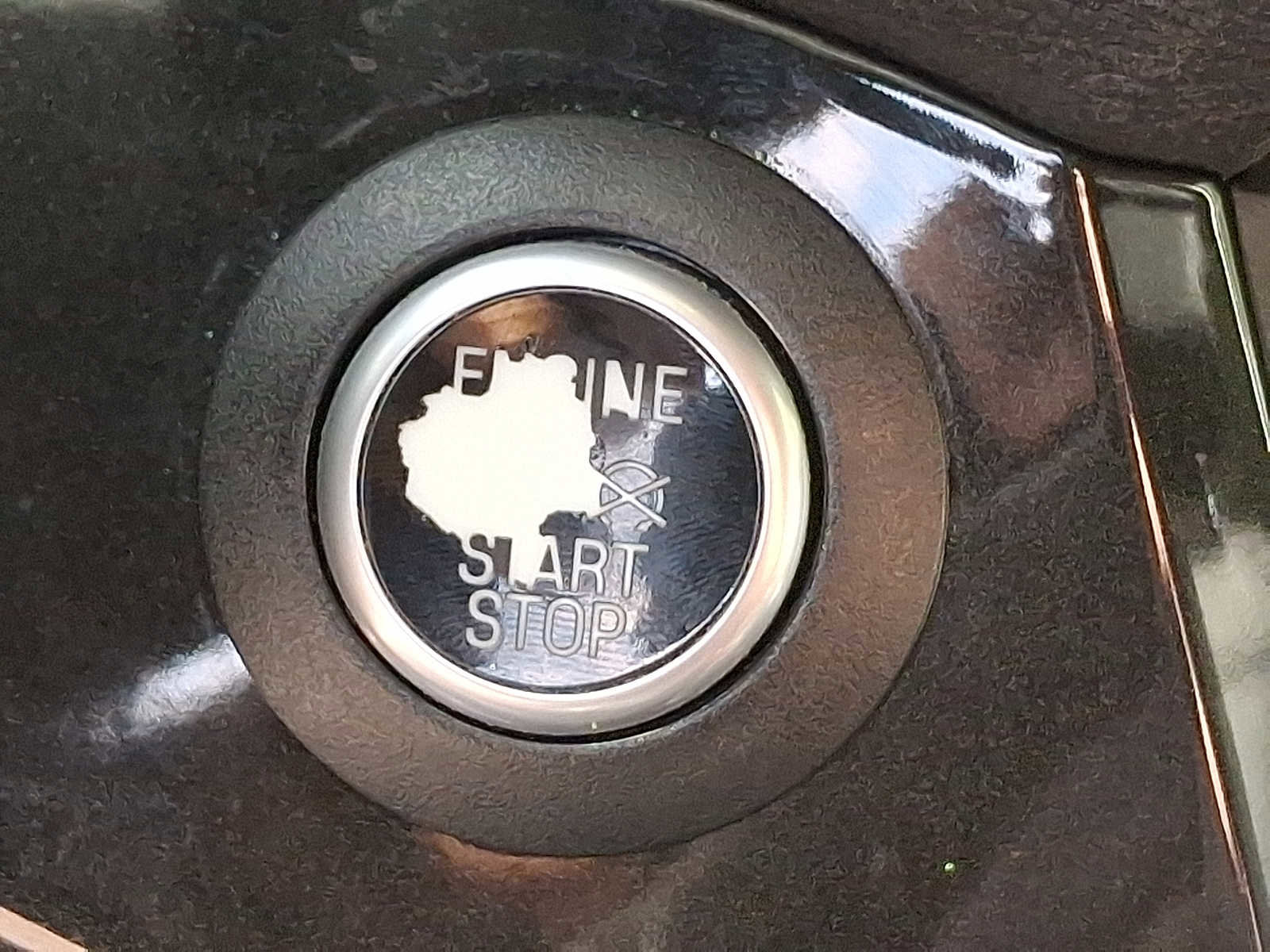 Used 2017 Ford Escape Titanium image 23