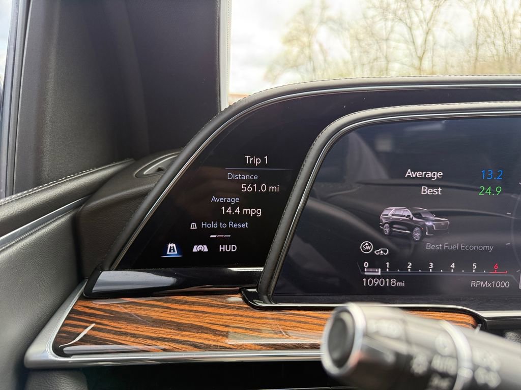 Used 2021 Cadillac Escalade ESV Premium Luxury w/ Driver Assist Tech Package AWD/4WD image 15