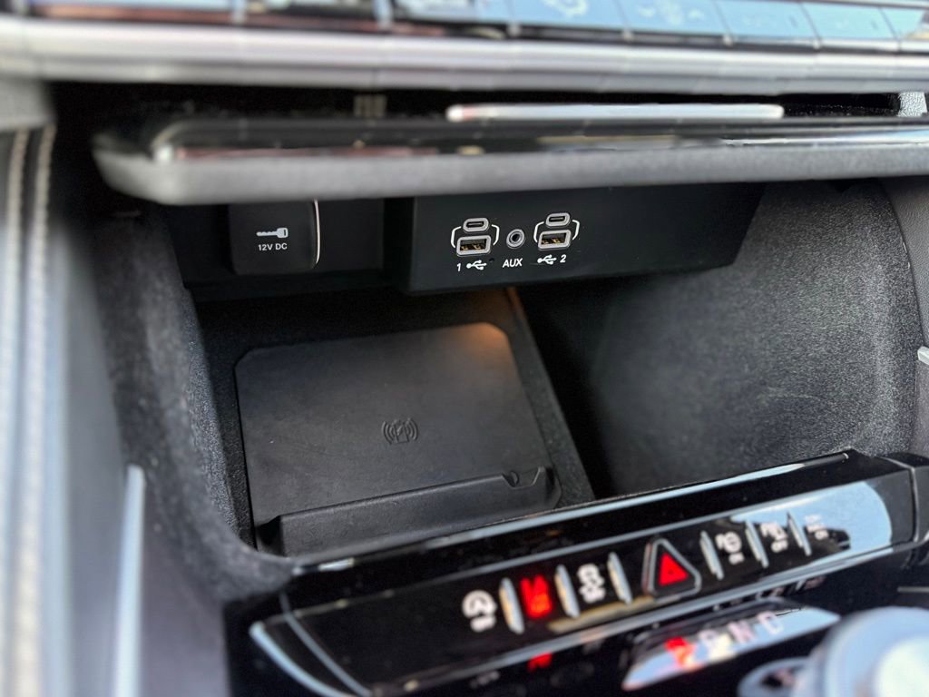 Used 2024 Jeep Wagoneer L Series II w/ Flexible Seating Group image 14