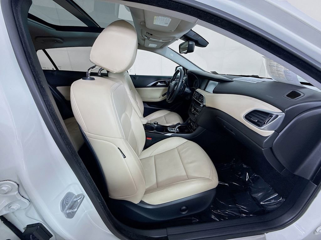 Used 2018 INFINITI QX30 Premium w/ Navigation Package image 36