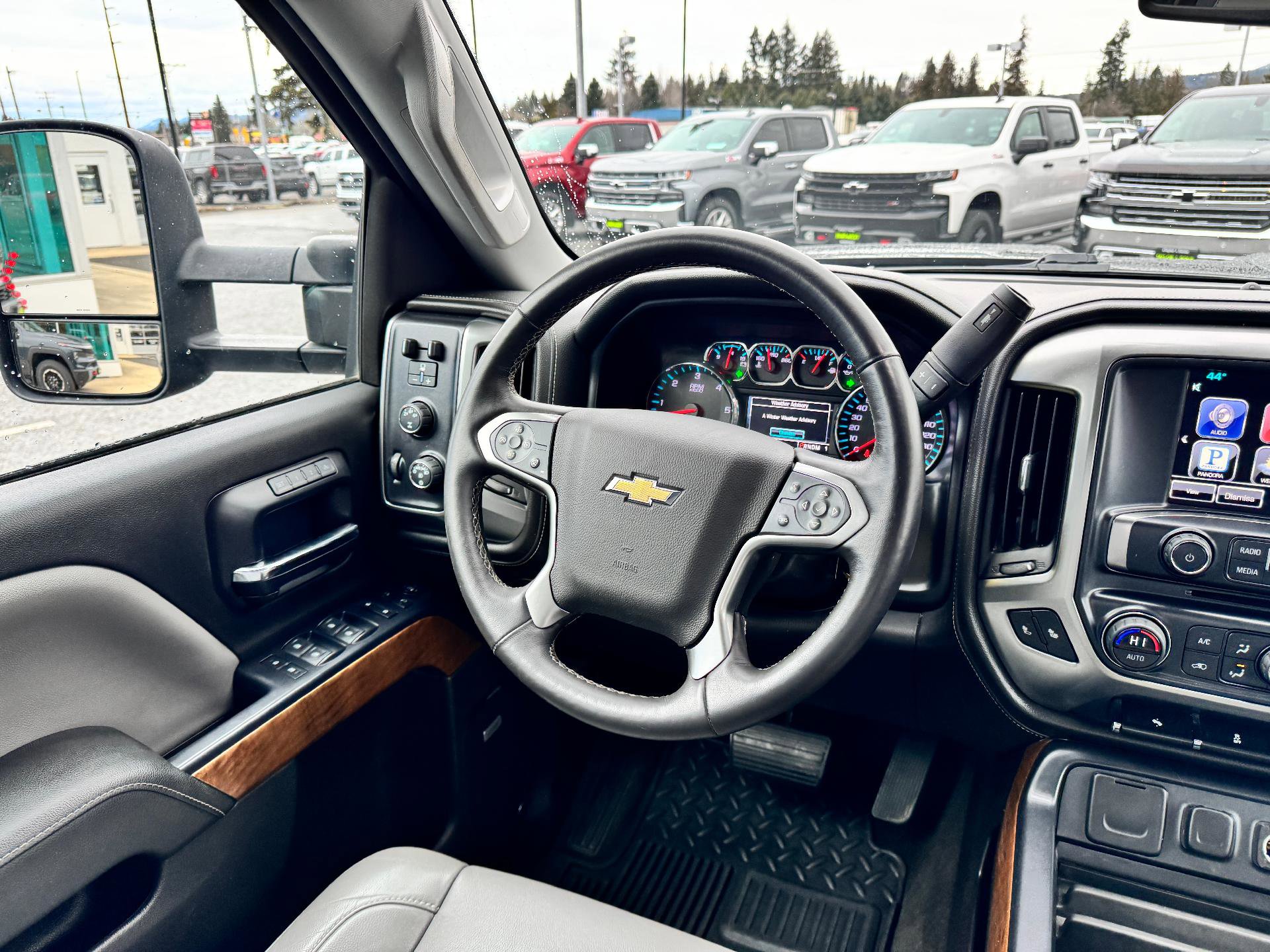 Used 2015 Chevrolet Silverado 2500 LTZ w/ LTZ Plus Package image 21