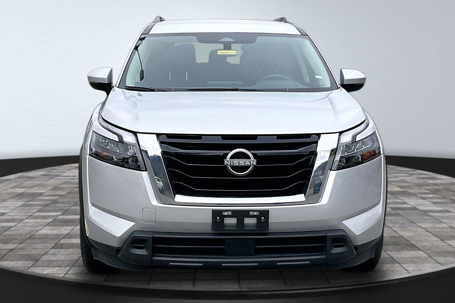 Certified 2024 Nissan Pathfinder SV image 4