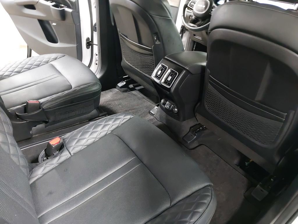 Used 2023 Kia Sorento SX Prestige image 11