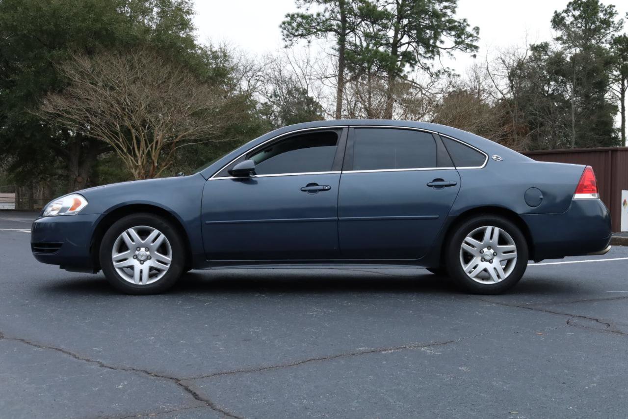 Used 2016 Chevrolet Impala LT w/ LT Sunroof Package FWD image 2
