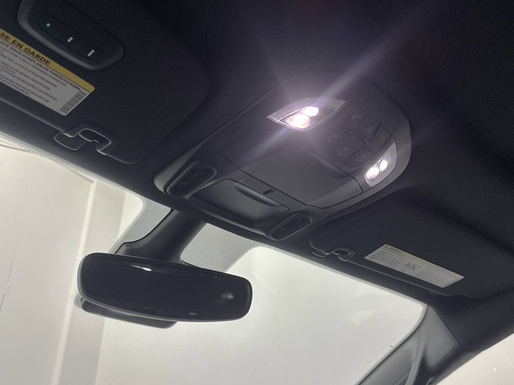 Used 2026 Chrysler Pacifica Limited FWD image 32