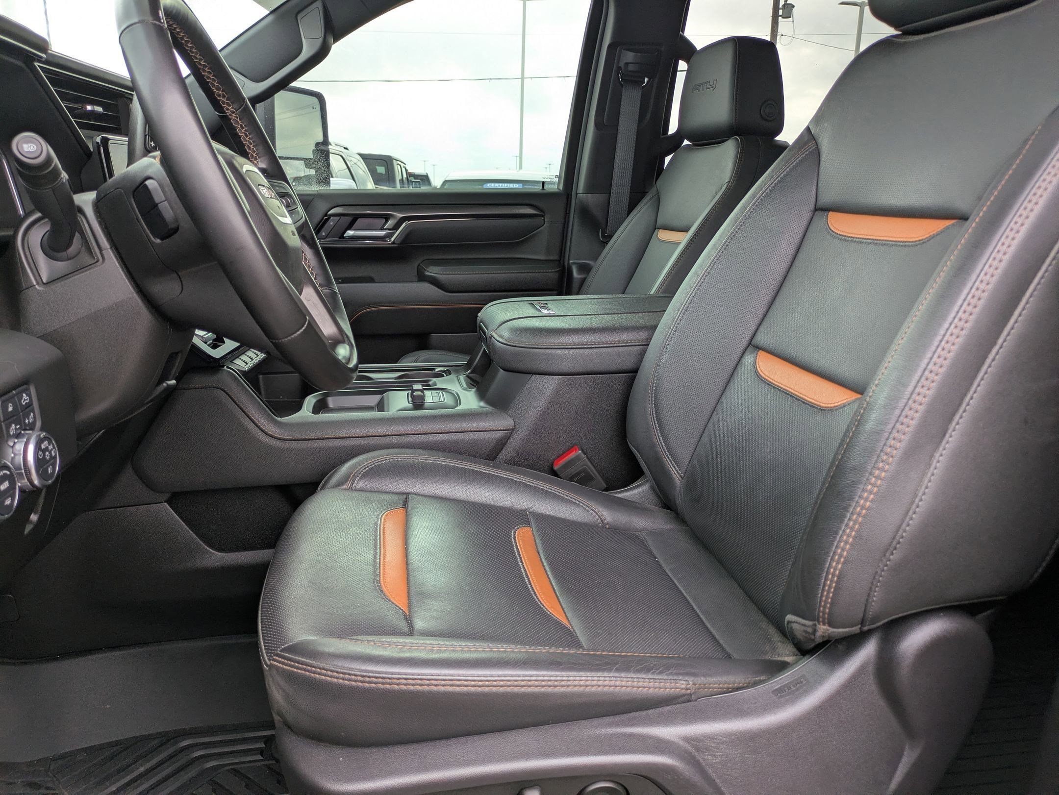 Used 2025 GMC Sierra 2500 AT4 w/ AT4 Premium Plus Package image 11