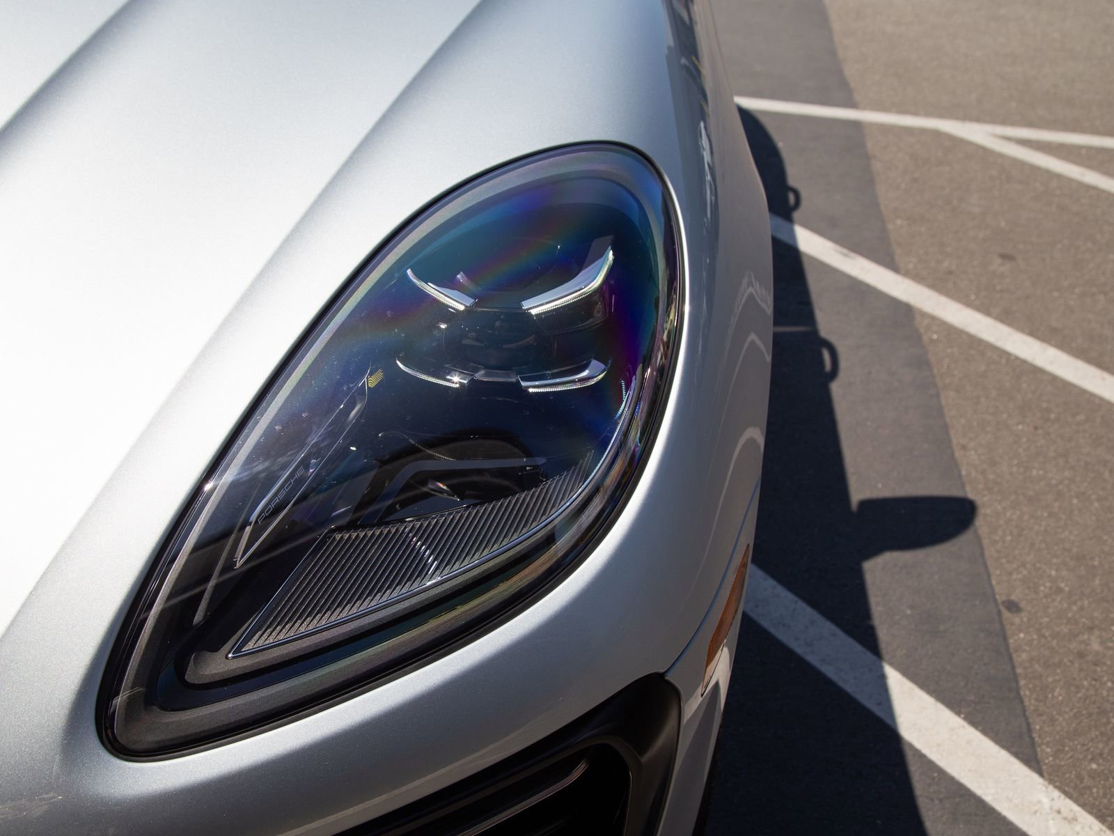 Certified 2025 Porsche Macan AWD/4WD image 13
